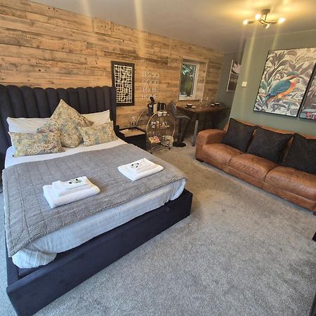 Boutique Shrewsbury Suites Екстериор снимка