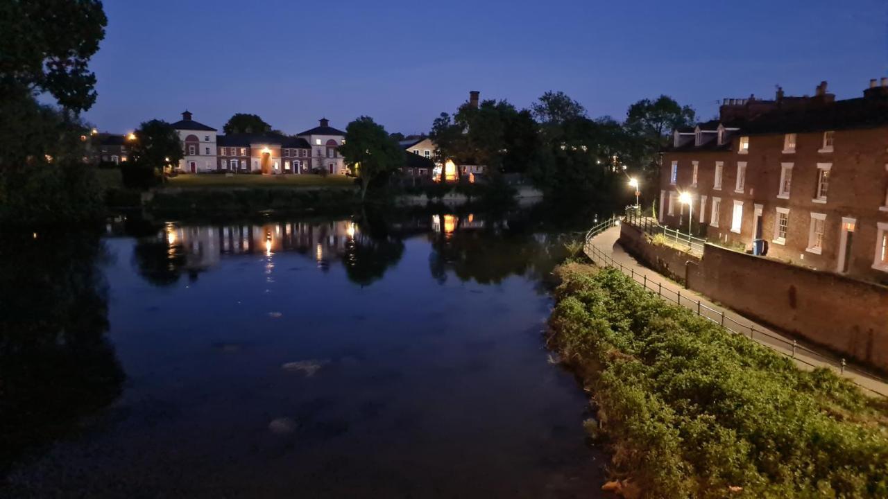 Boutique Shrewsbury Suites Екстериор снимка