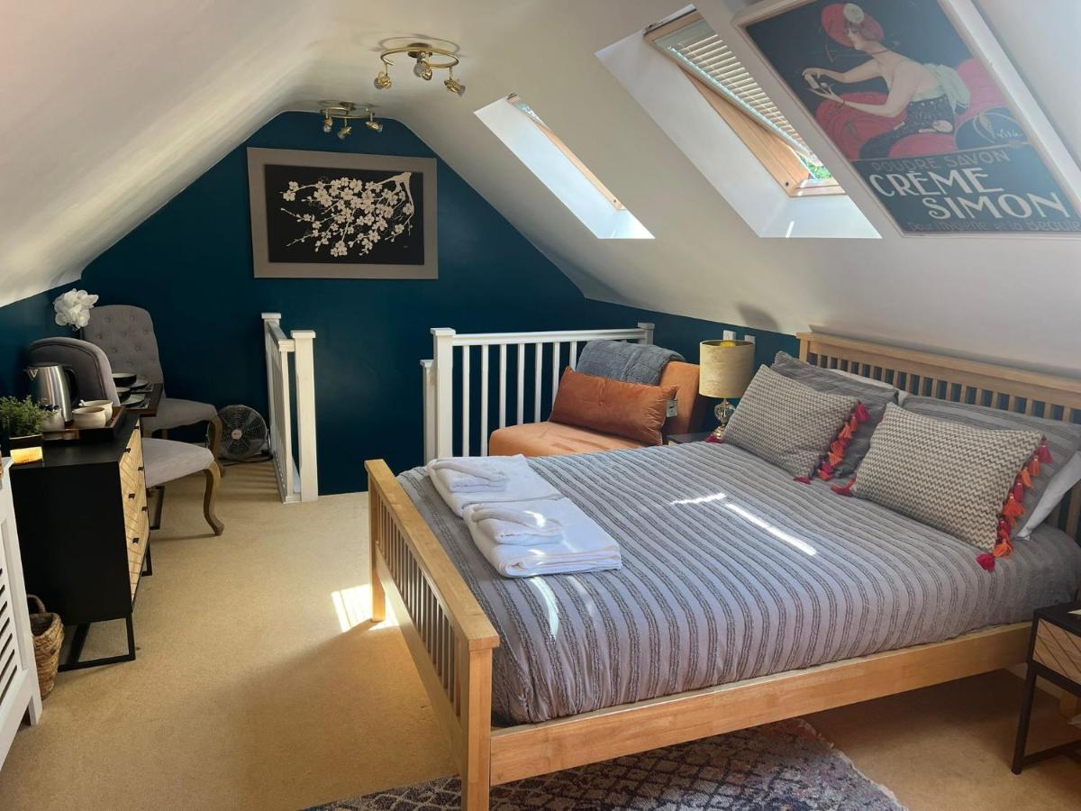 Boutique Shrewsbury Suites Екстериор снимка