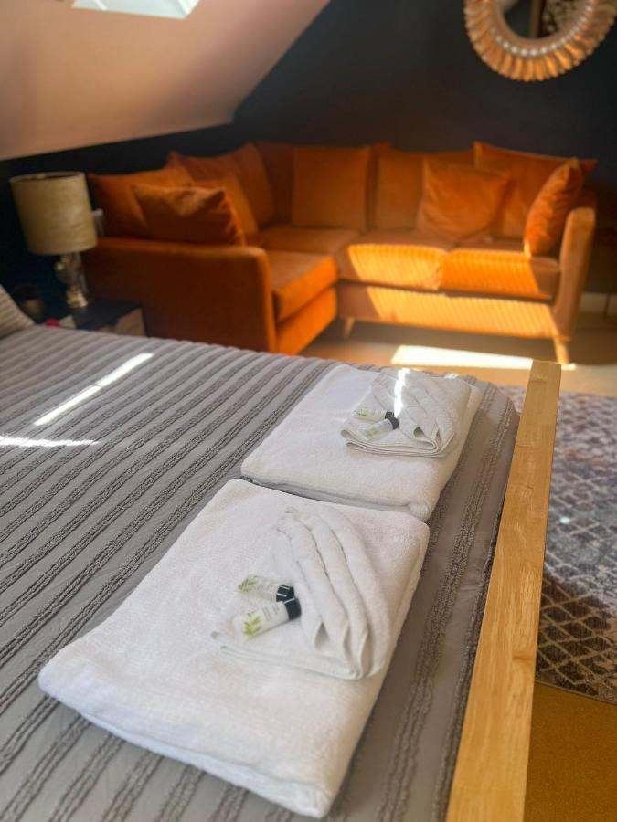 Boutique Shrewsbury Suites Екстериор снимка