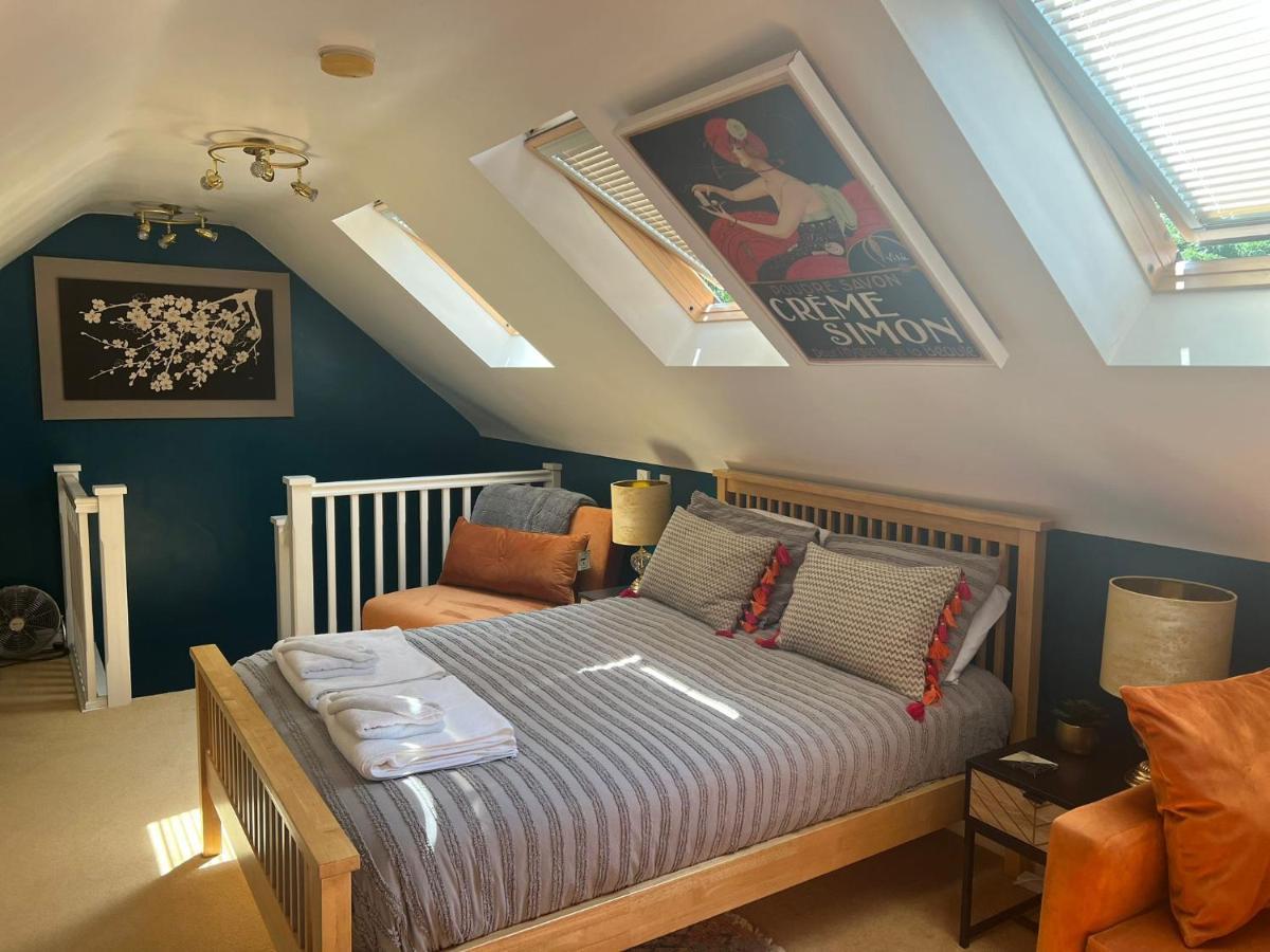 Boutique Shrewsbury Suites Екстериор снимка