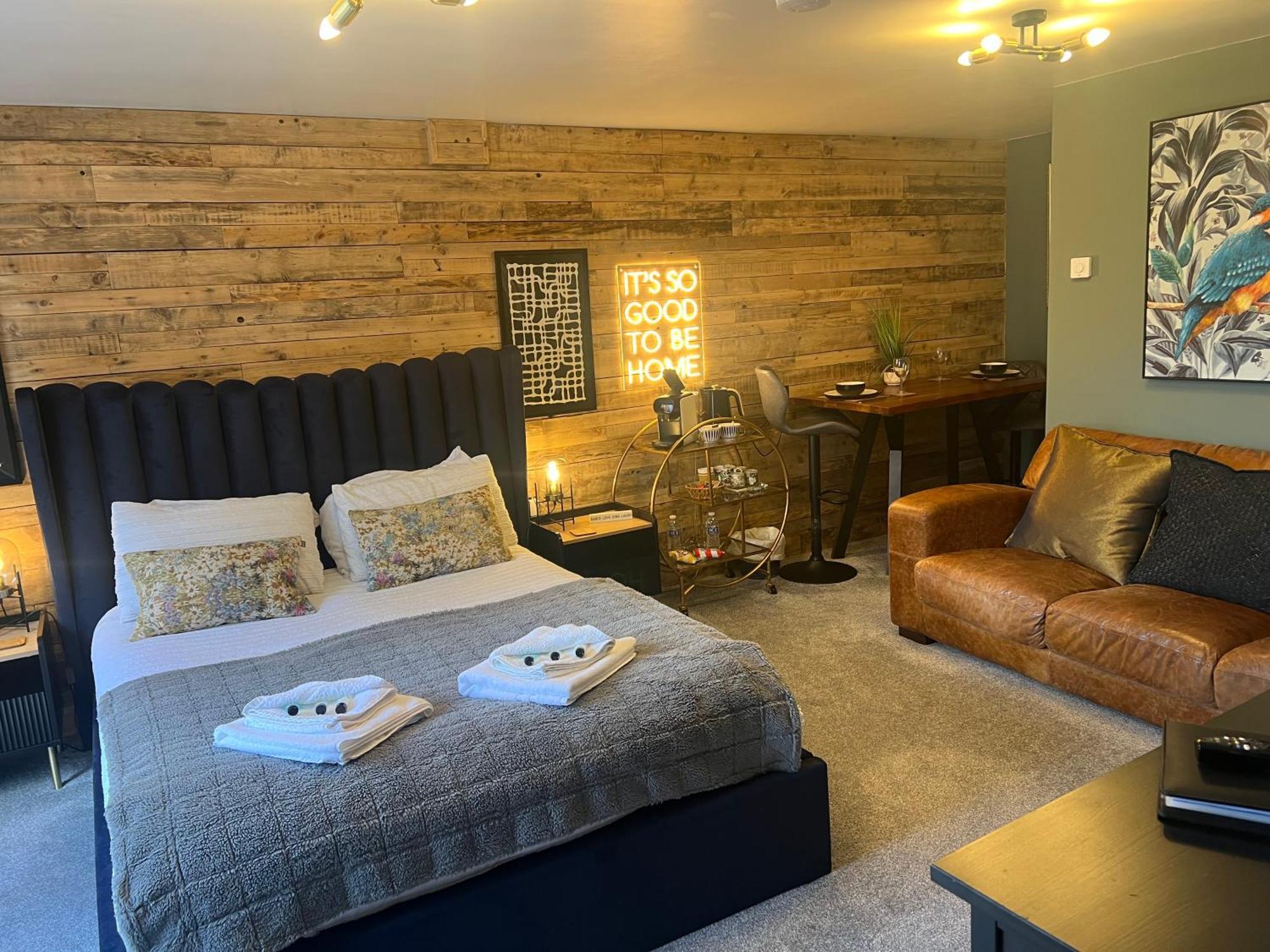 Boutique Shrewsbury Suites Екстериор снимка