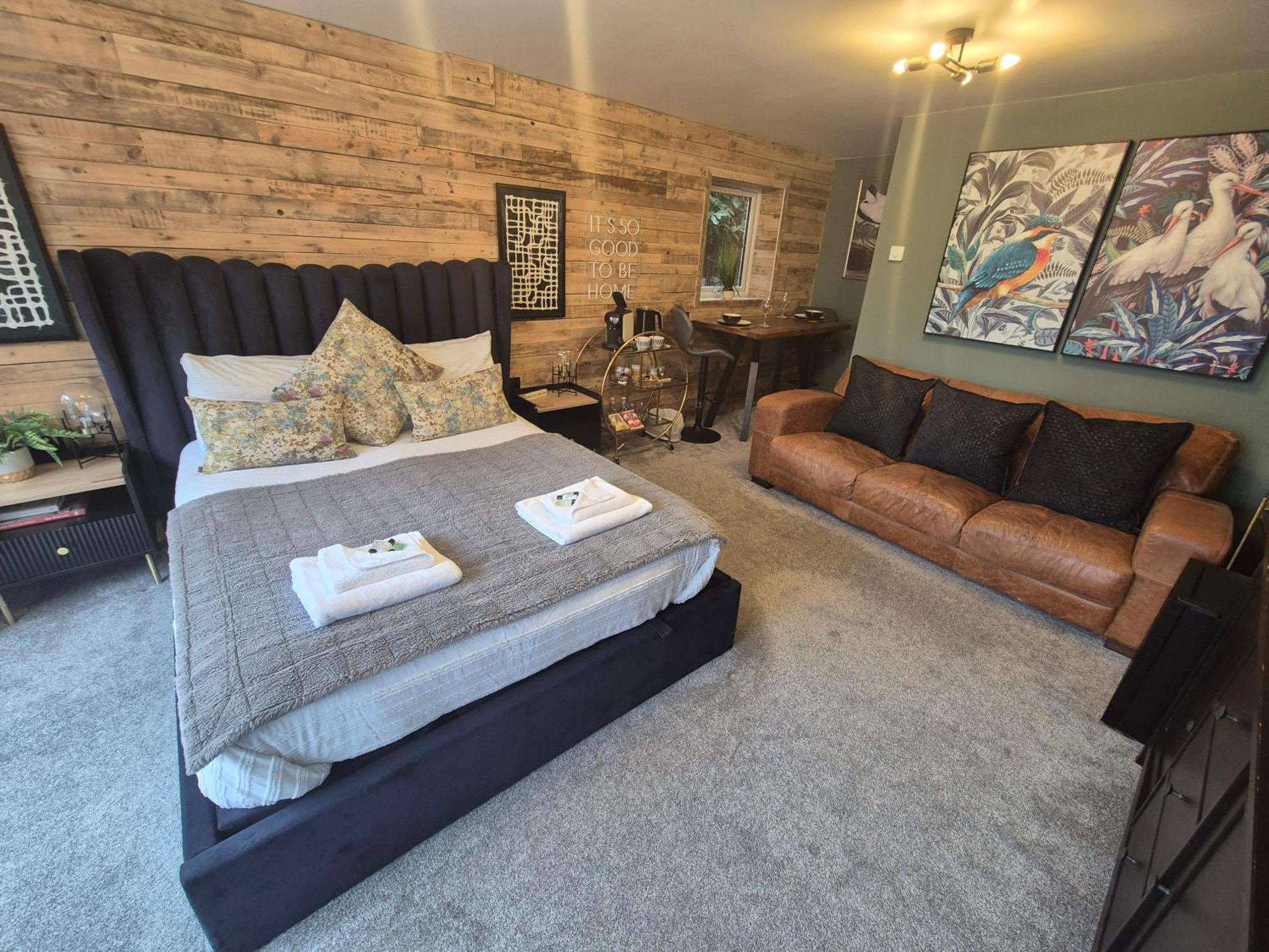 Boutique Shrewsbury Suites Екстериор снимка